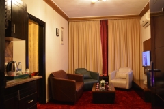03-double-bed-suite-502